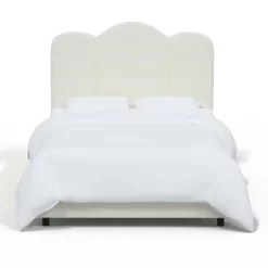 Lizzie Bed - Skyline Furniture